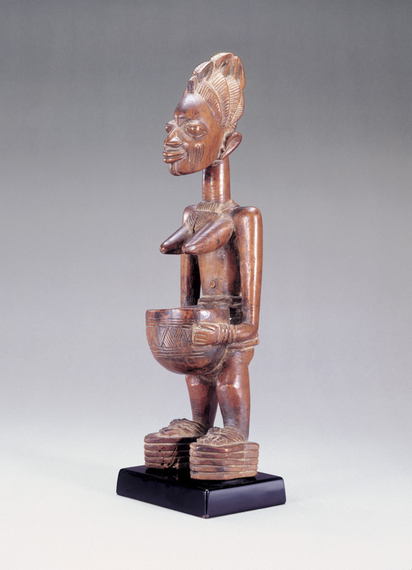 Standing Female Figure Holding Bowl (olumeye)
